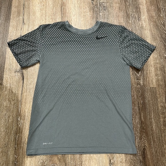 Nike dri-fit tshirt bundle - Picture 2 of 5